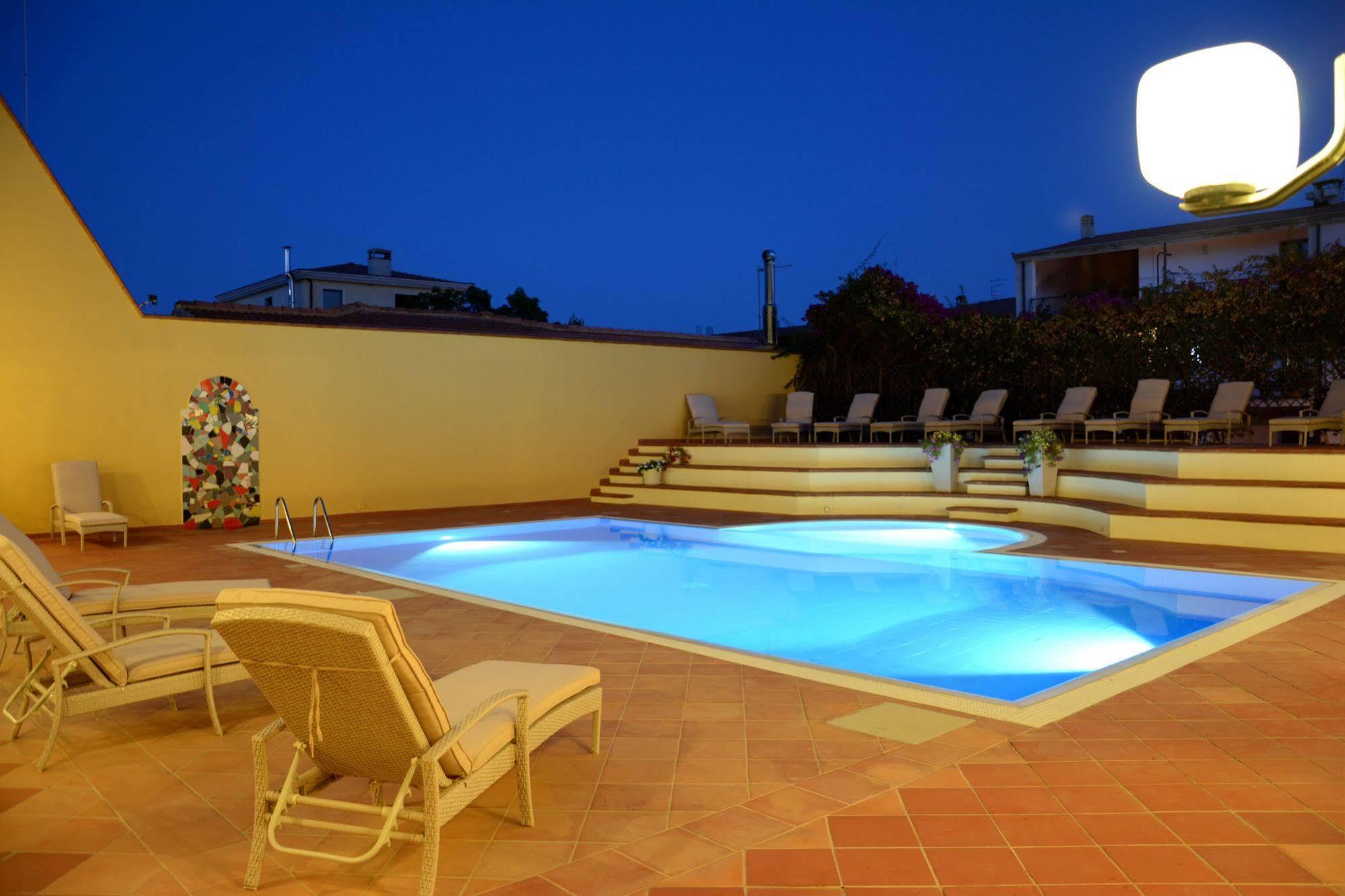 Orrì Hotel Tortoli Ngoại thất bức ảnh